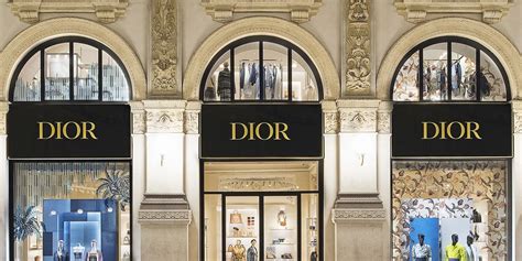 negozio dior milano orari|dior borse sito ufficiale.